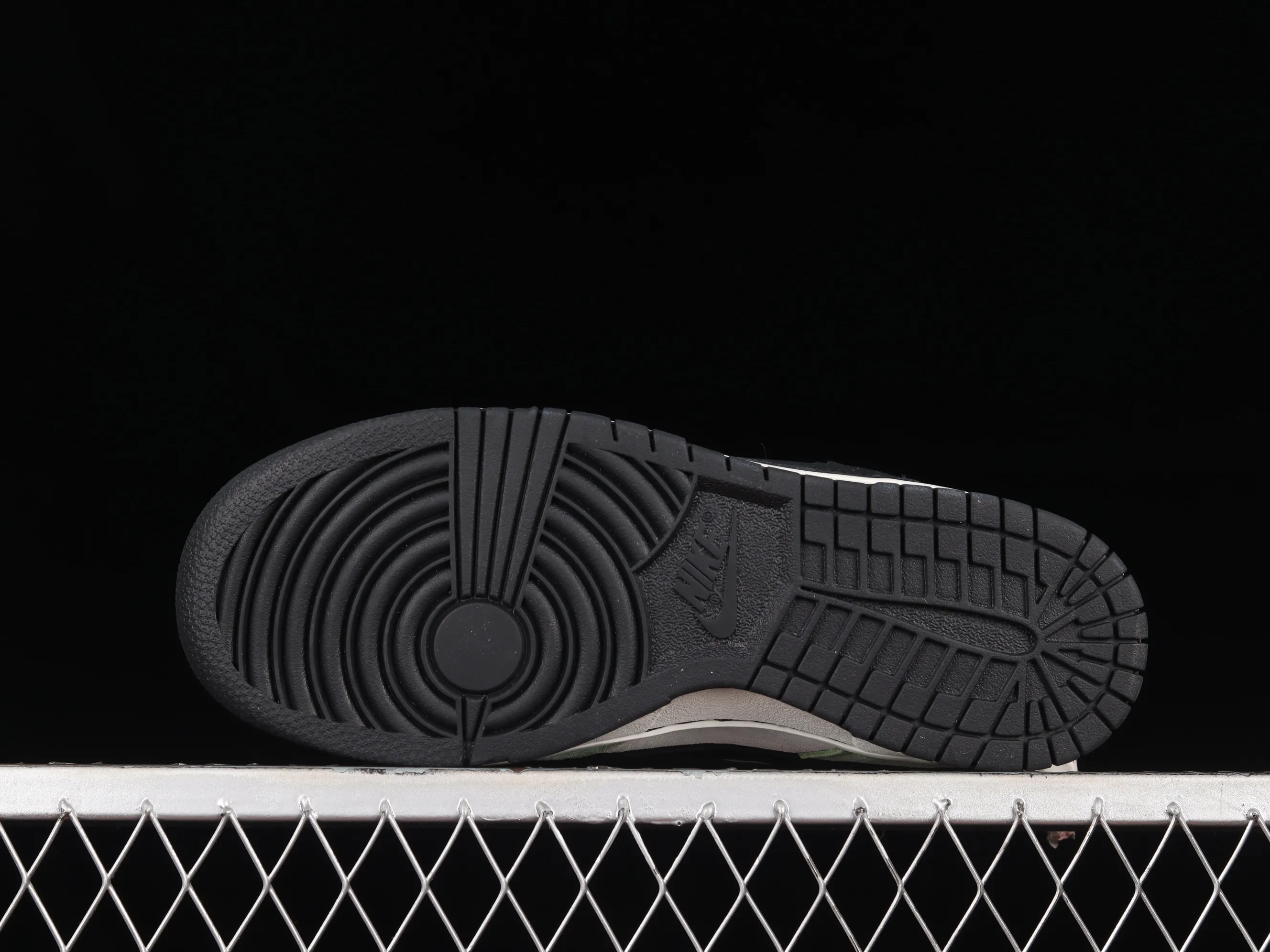 All Categories Nk SB Dunk Series Nk SB Dunk Low Low-top sneakers Nk SB Dunk Low Qatar World Cup themed SB low-top sports and leisure sneakers CU1726-777